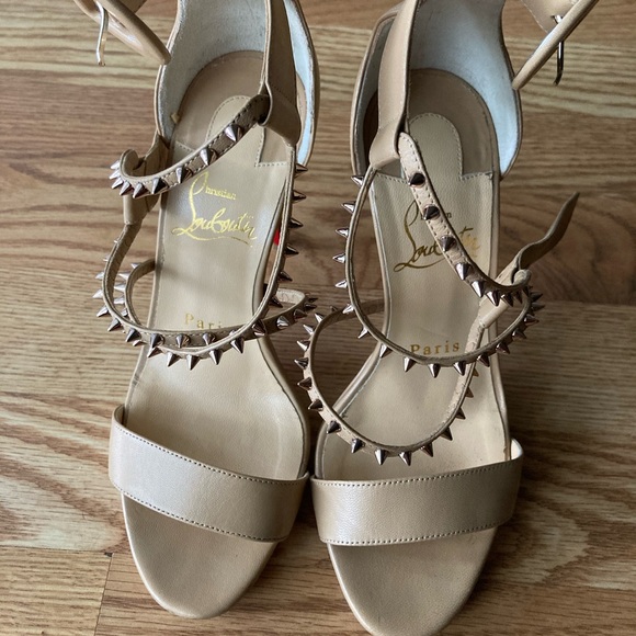 Christian Louboutin Nude Choca Lux 100 - Picture 1 of 2